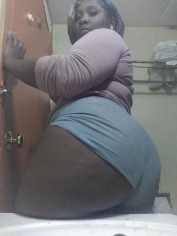 Pretti brown, 23  female escort, Louisville