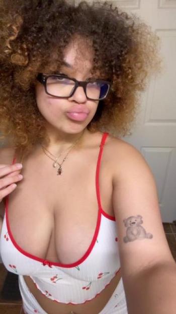 270-556-5107, 24  female escort, Louisville