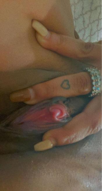 Kandii, 25  female escort, Louisville
