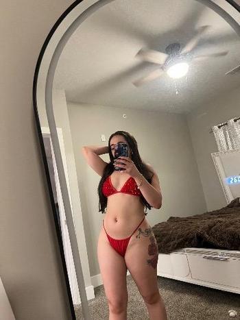 Valeria, 27  female escort, Louisville