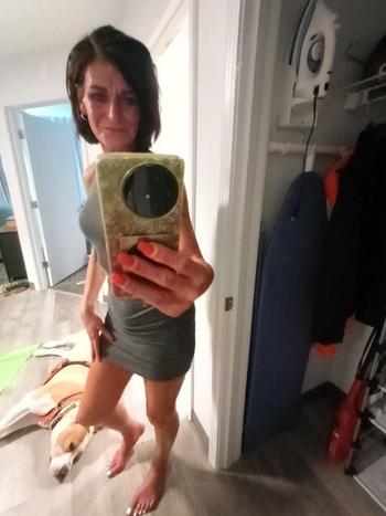 Carrie, 42  female escort, Louisville