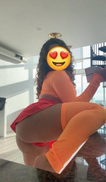 smarlin, 23  female escort, Louisville